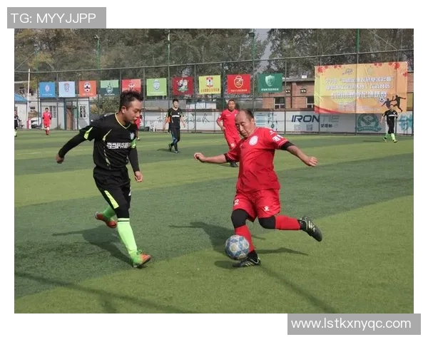 嘉定城发搏击足球队奋勇拼搏展现团队精神与竞技风采