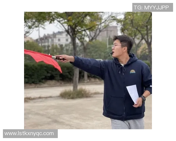 华山论剑之足球盛宴探讨技战术与团队精神的完美结合