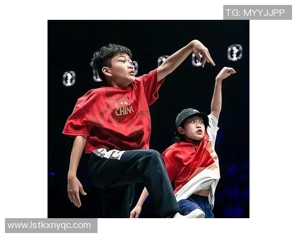 重庆街舞队荣登全国街舞意识排行榜第五名展现实力与魅力 重庆街舞队荣登全国街舞意识排行榜第五名展现实力与魅力