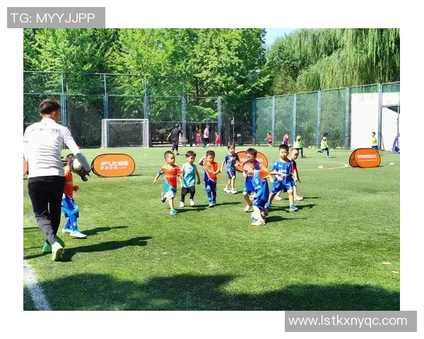 马路东足球：激情与梦想交织的绿茵场上少年们的奋斗与成长之路